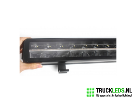 LED bar 140W black 32&quot; met stadslicht.